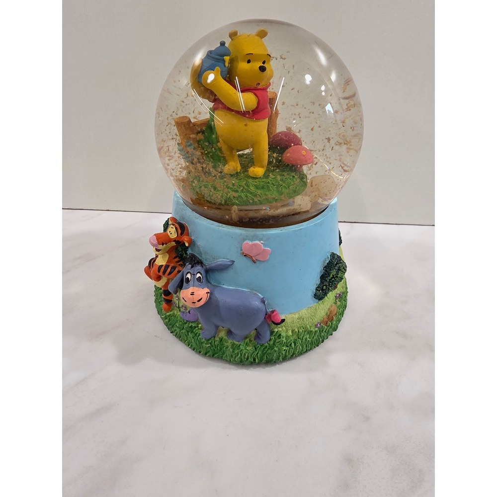 Vintage Disney Store Winnie the Pooh, Tigger & Eeyore Musical Snow Globe Water
